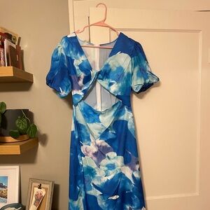 Beautiful blue floral V-neck midi dress